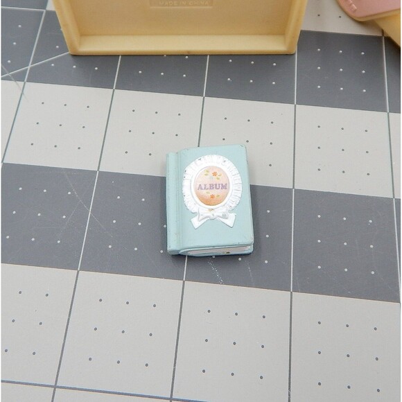 Calico Critters Sylvanian Families Nursery Pieces Dresser Slide Photo Book Album - Picture 7 of 8
